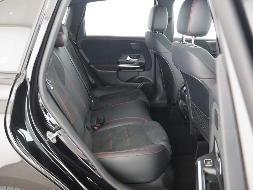 Mercedes-Benz B 200 2022