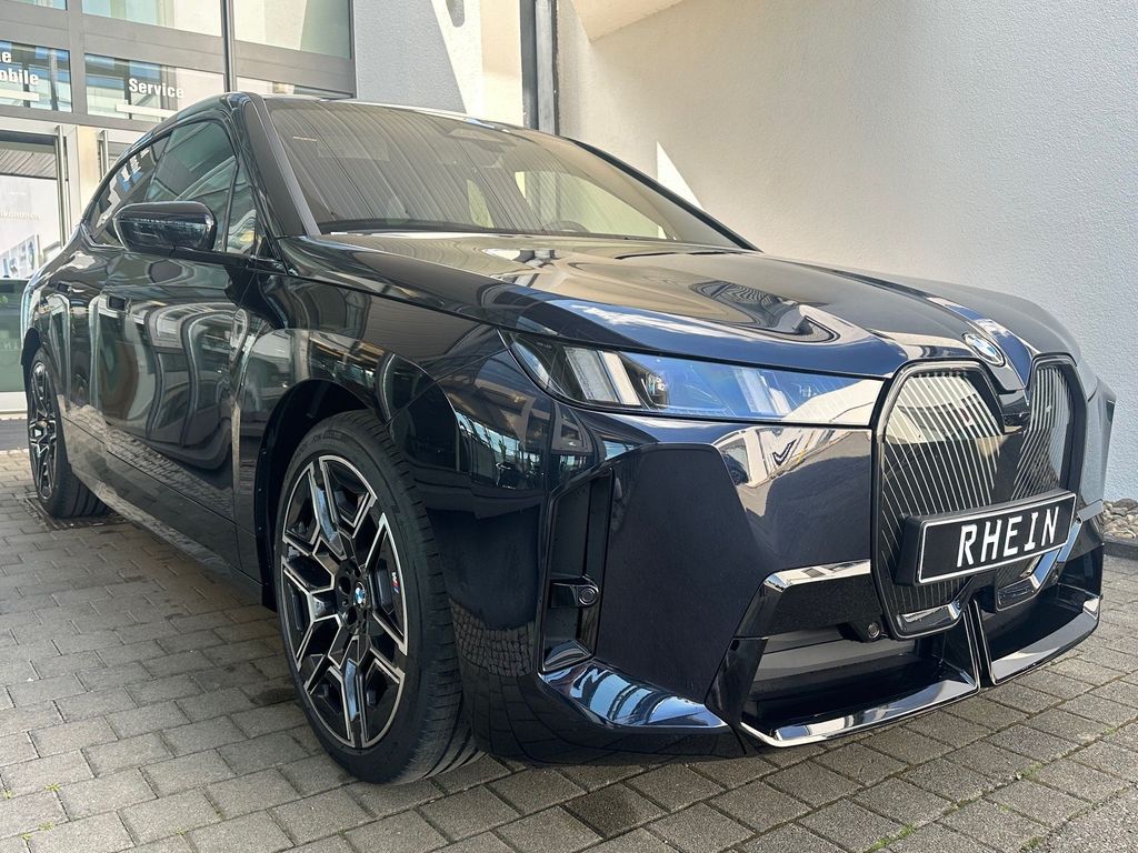 BMW iX