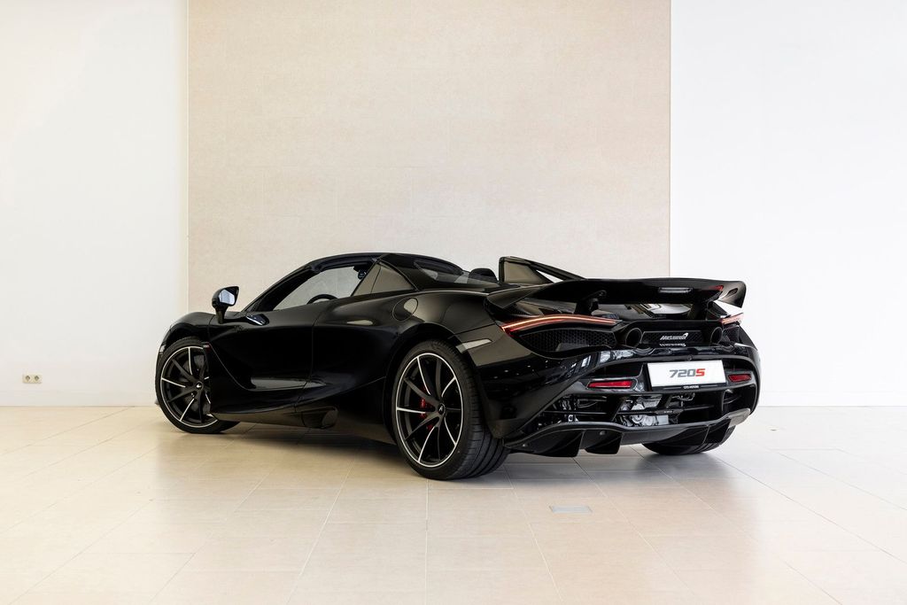 McLaren 720S 2025