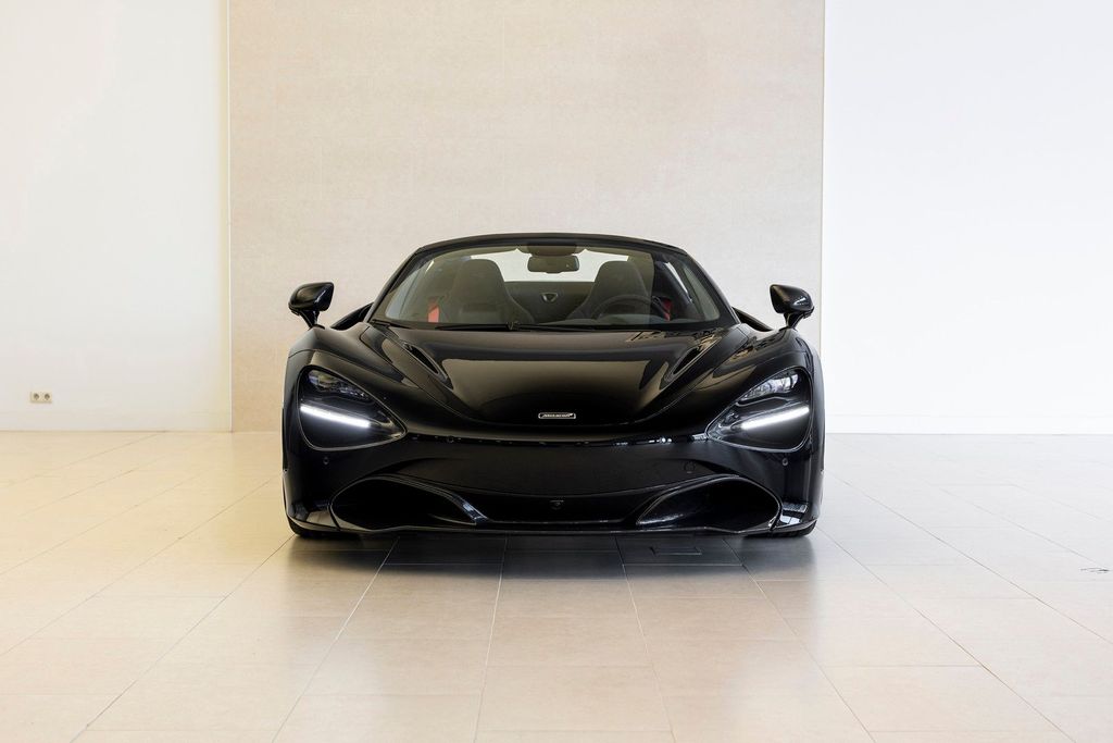 McLaren 720S 2025