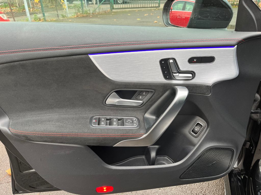 Mercedes-Benz CLA 200 2021