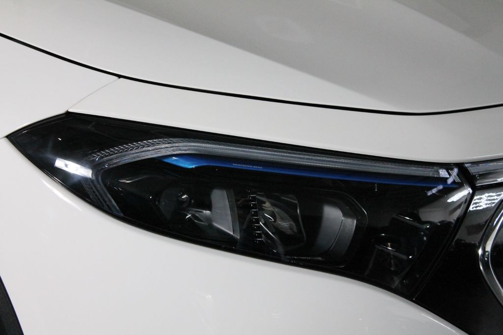 Mercedes-Benz EQA 2021