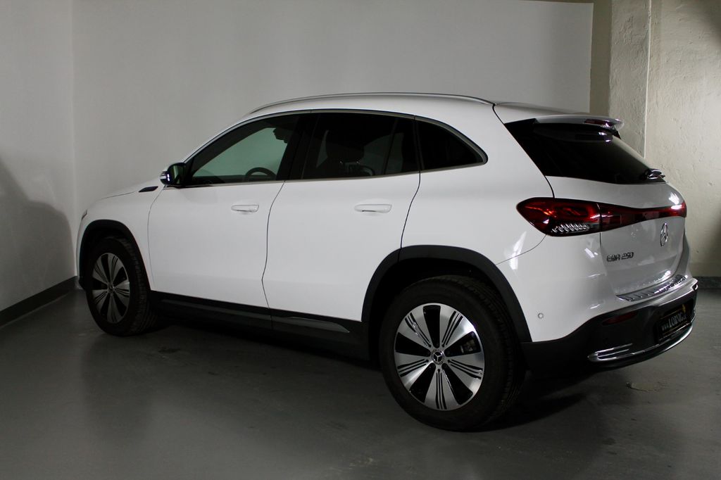 Mercedes-Benz EQA 2021