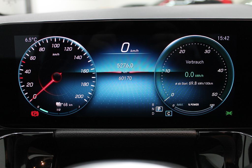 Mercedes-Benz EQA 2021