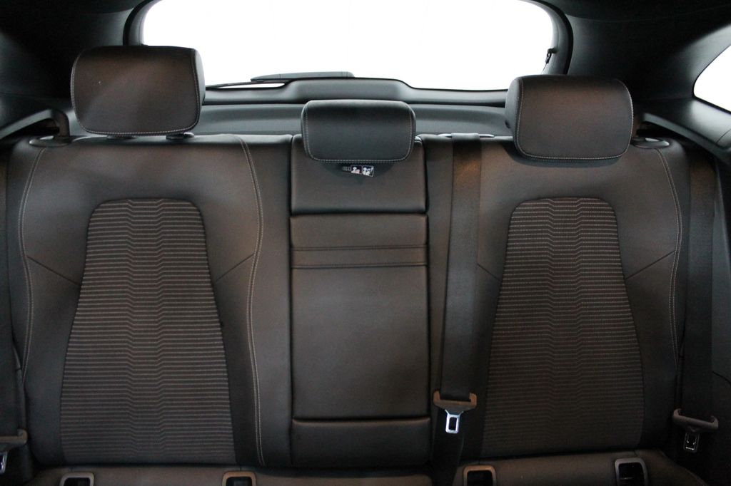 Mercedes-Benz EQA 2021