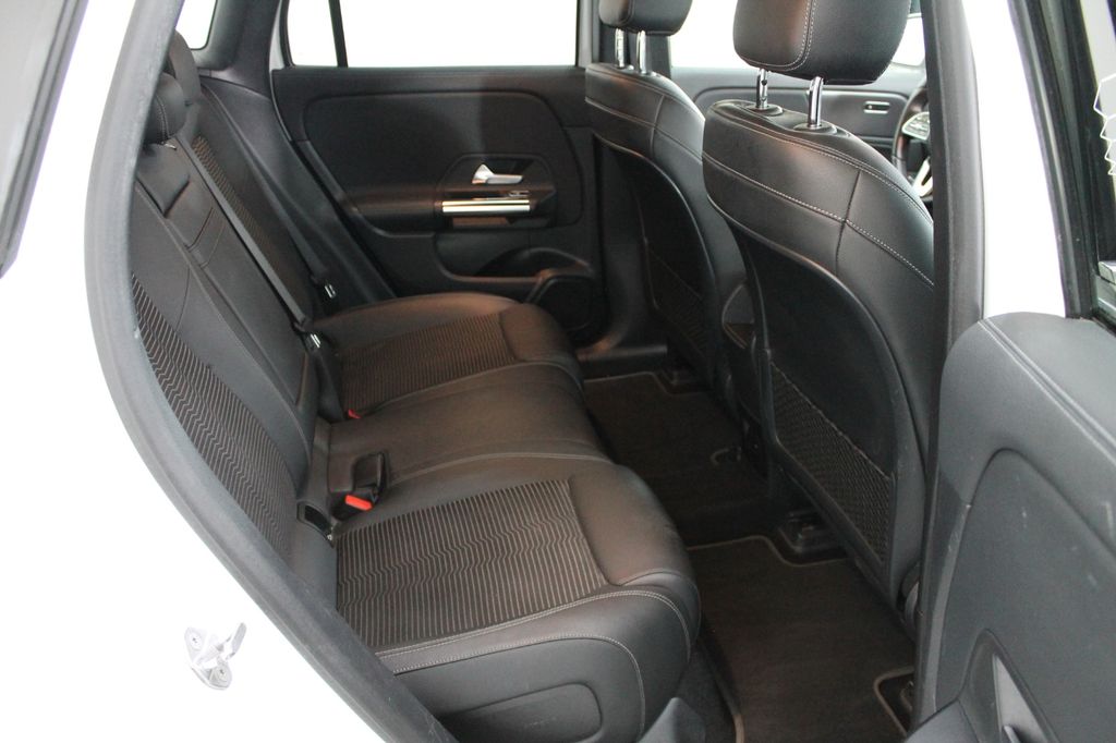 Mercedes-Benz EQA 2021