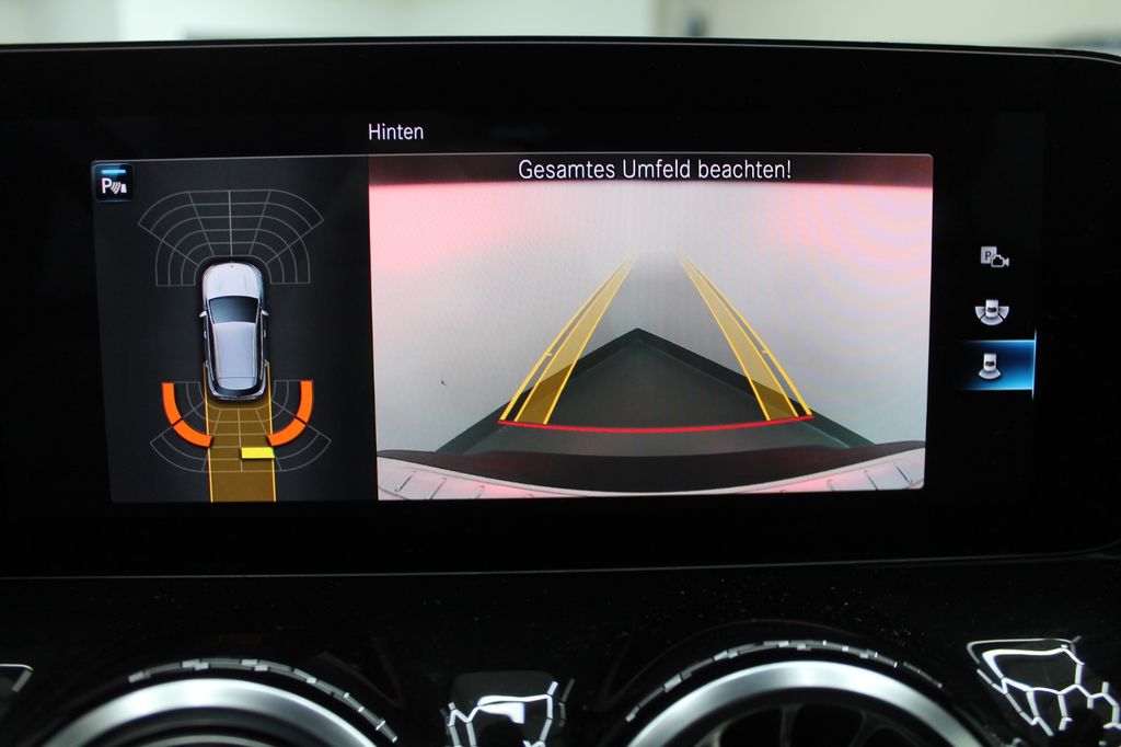 Mercedes-Benz EQA 2021