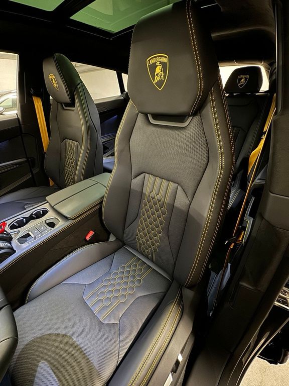 Lamborghini Urus 2025