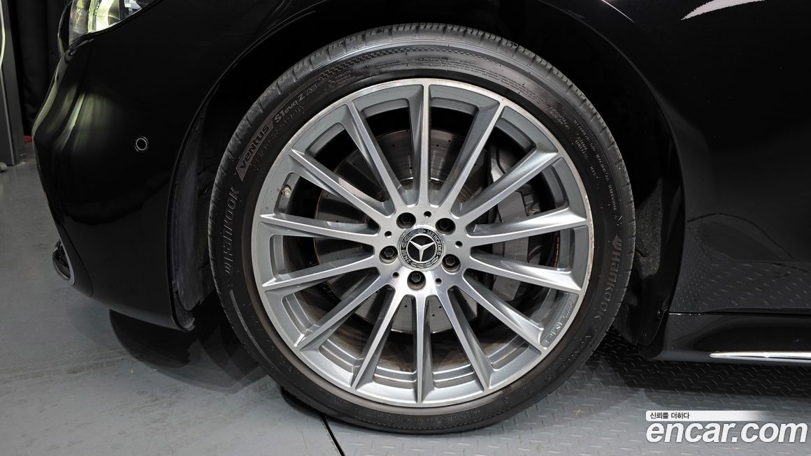 Mercedes-Benz S-Class 2021