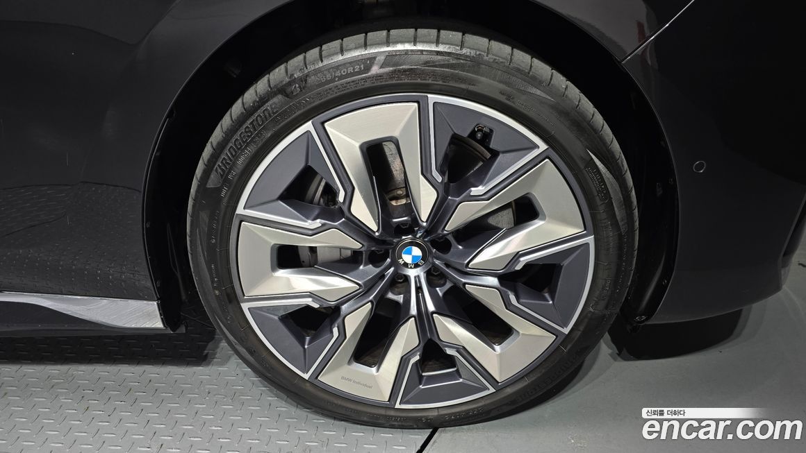BMW i7 2023