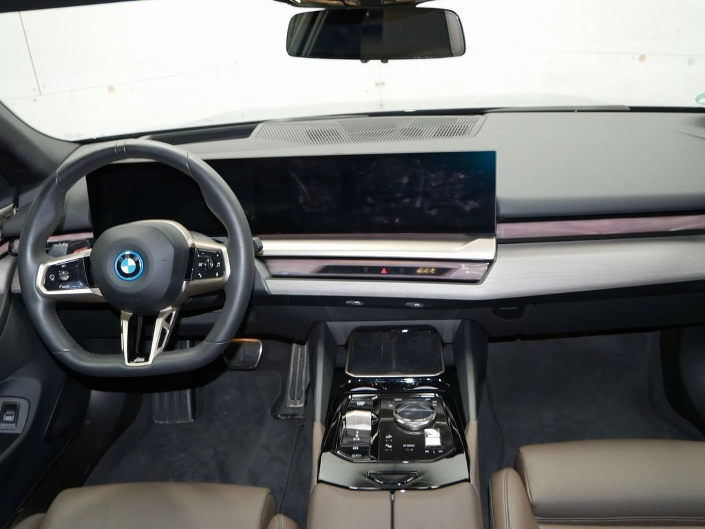 BMW i5 2024