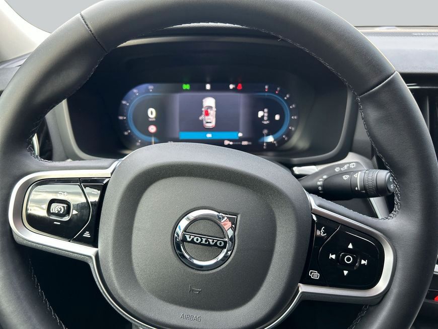 Volvo V60 2025