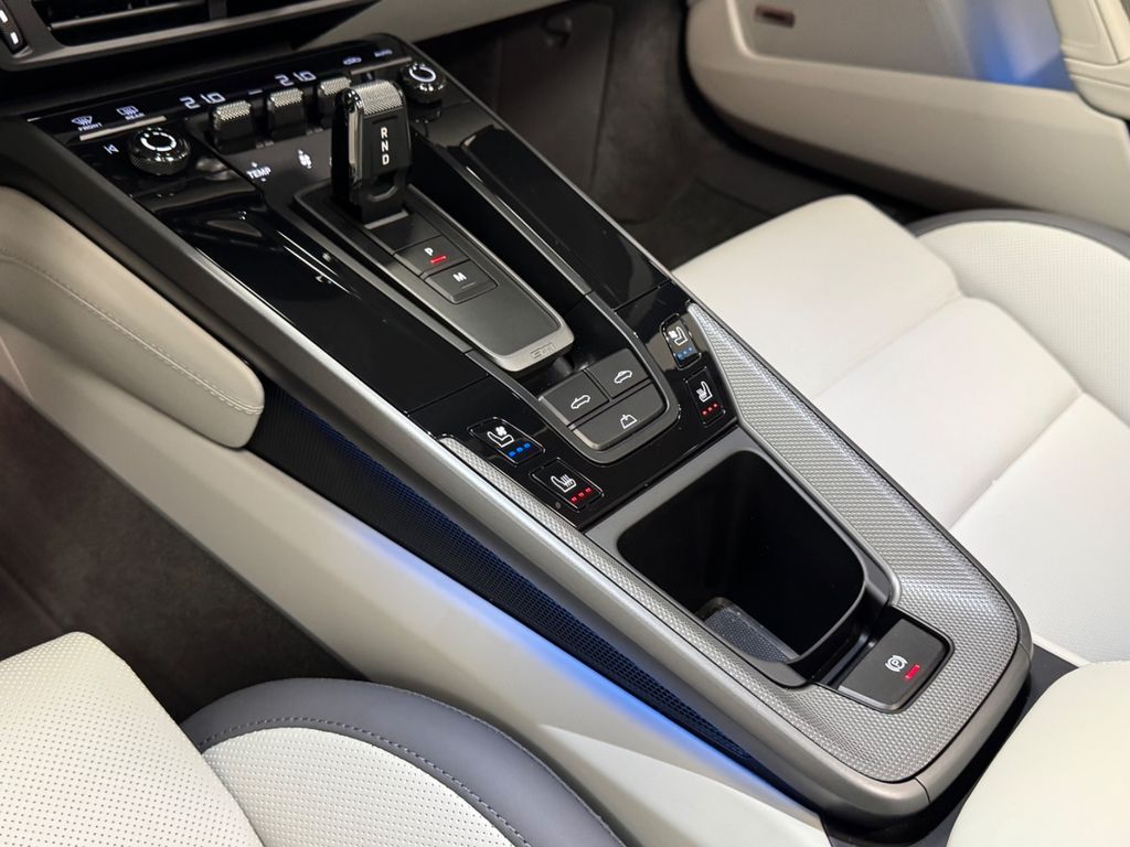 Porsche 992 2025