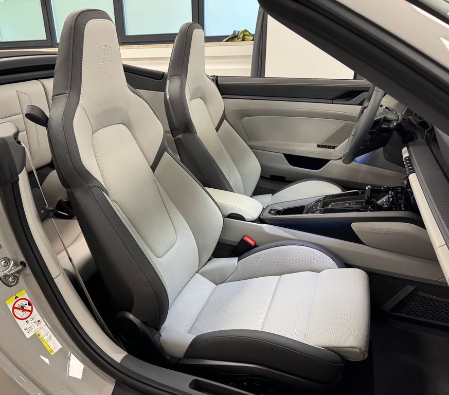 Porsche 992 2025