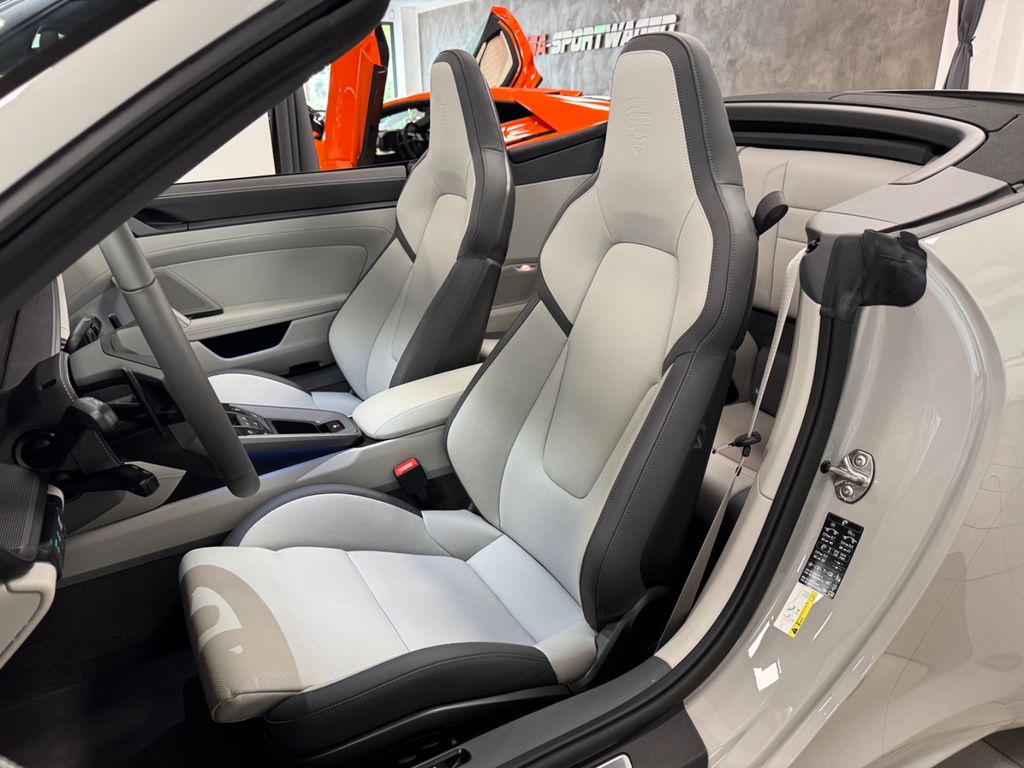 Porsche 992 2025