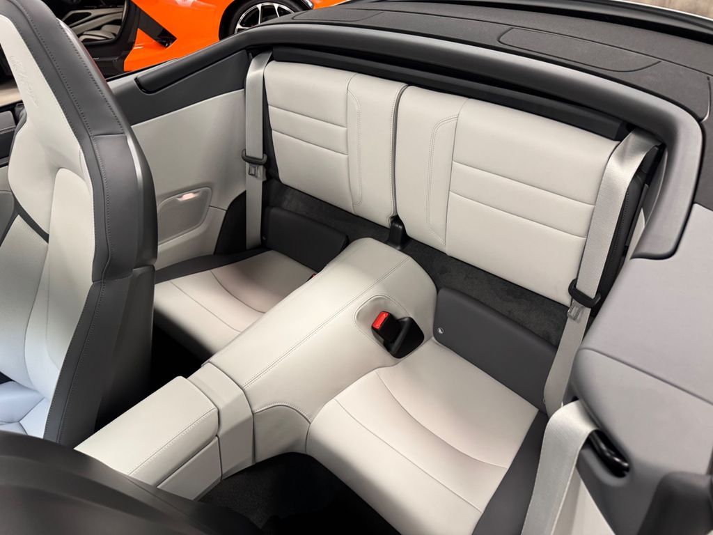 Porsche 992 2025