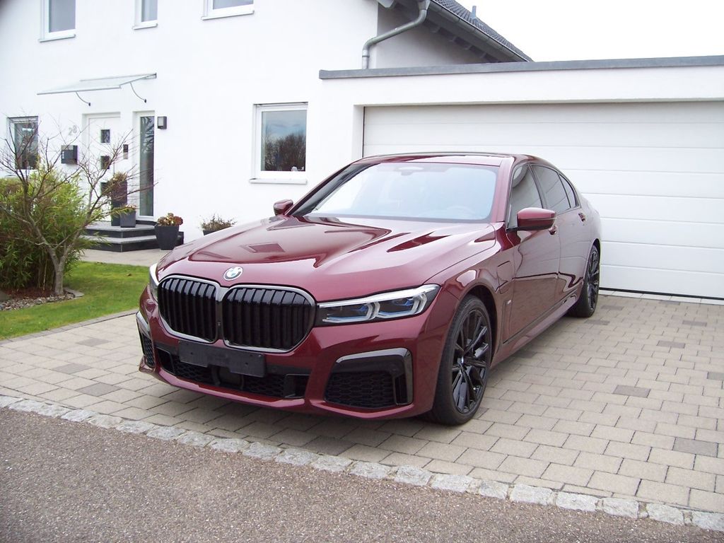 BMW 745 2021