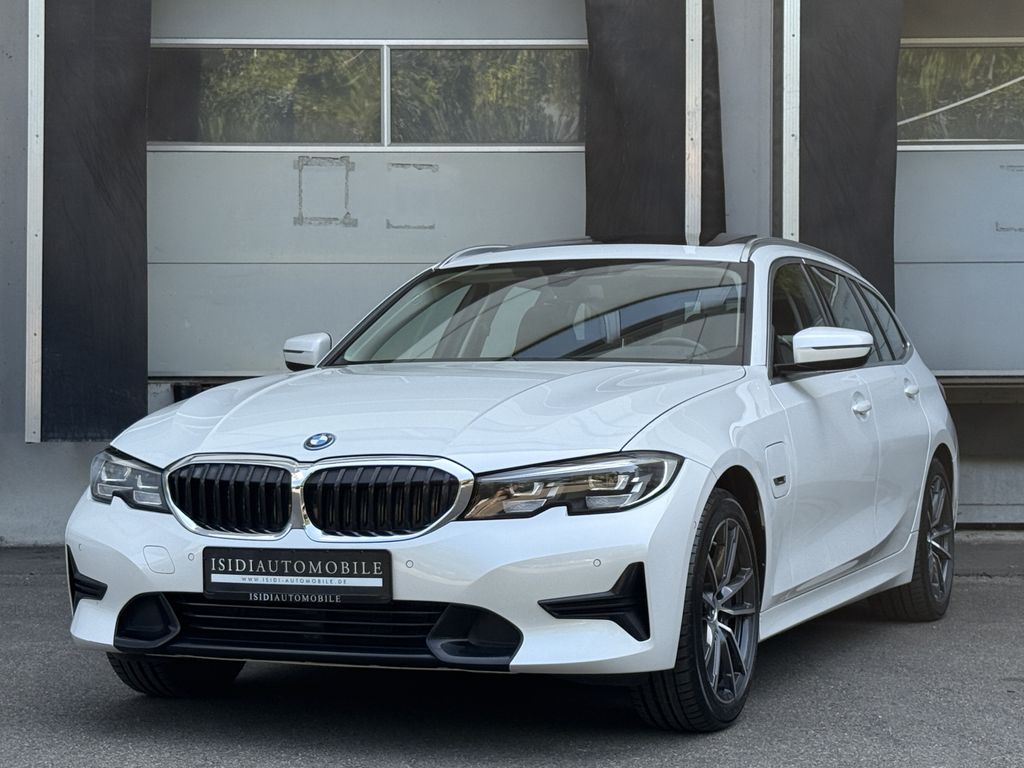 BMW 330 2022