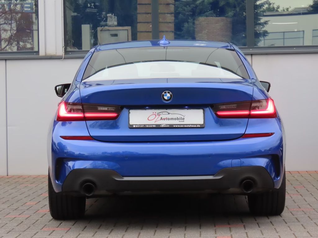 BMW 330 2021