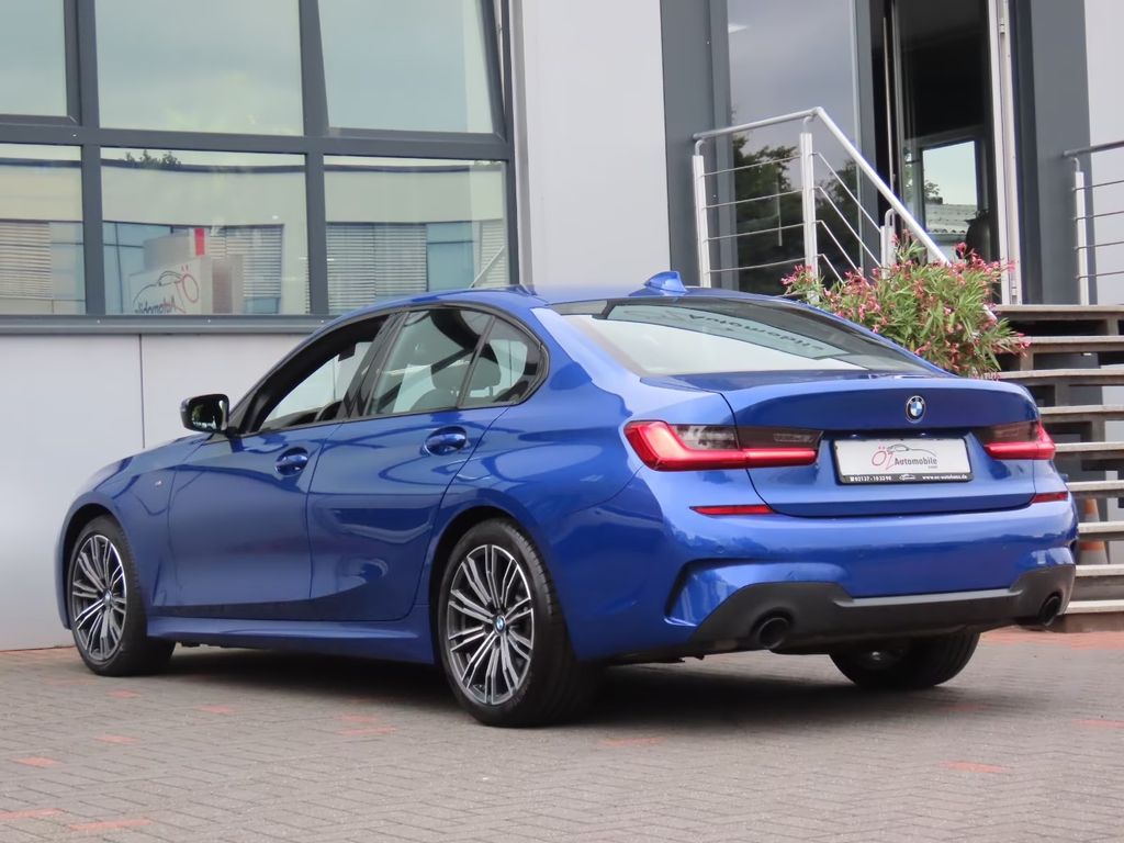 BMW 330 2021
