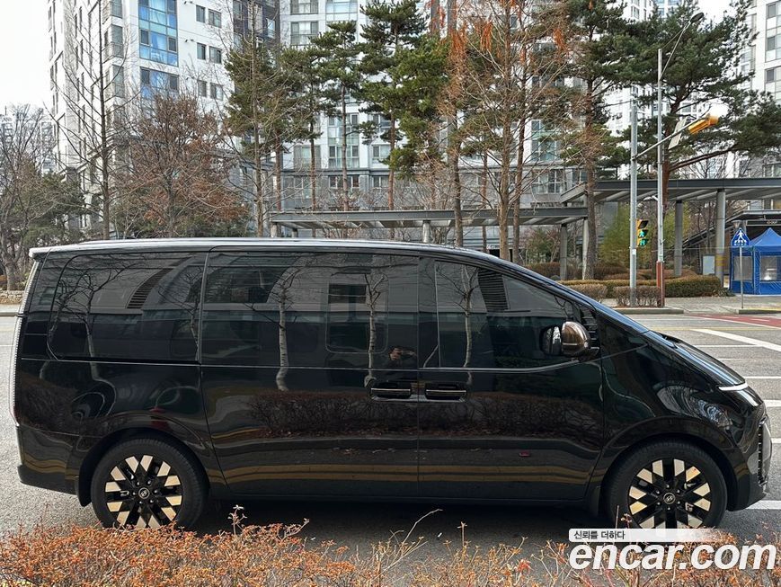 Hyundai Staria 2025