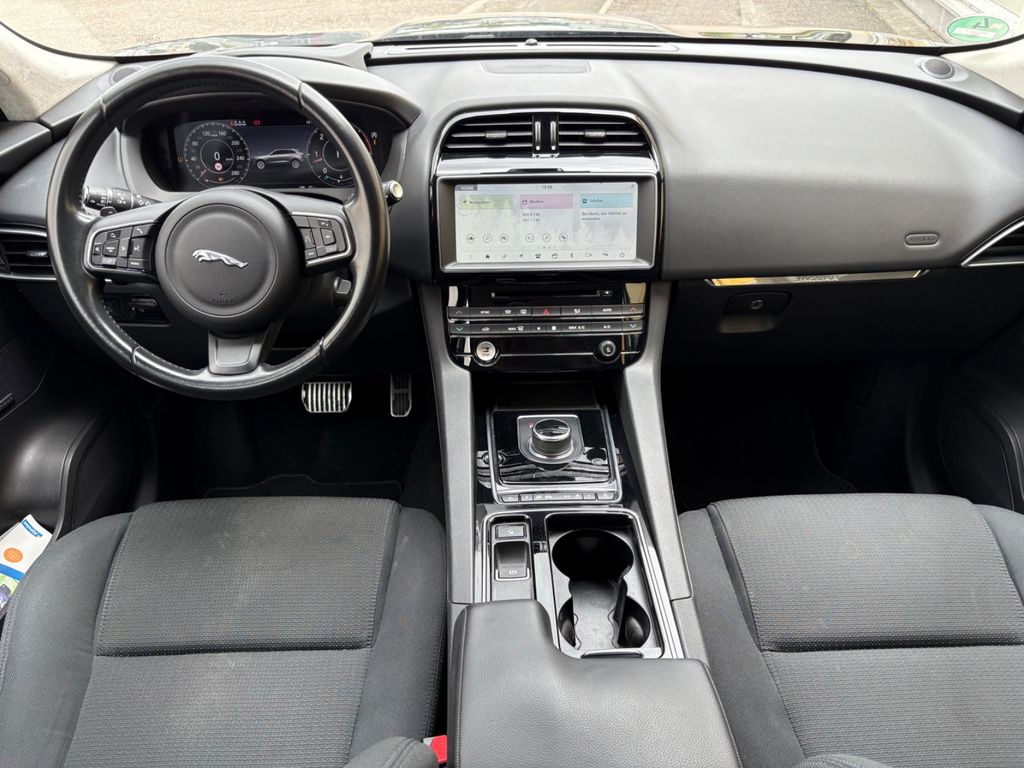 Jaguar F-Pace 2018