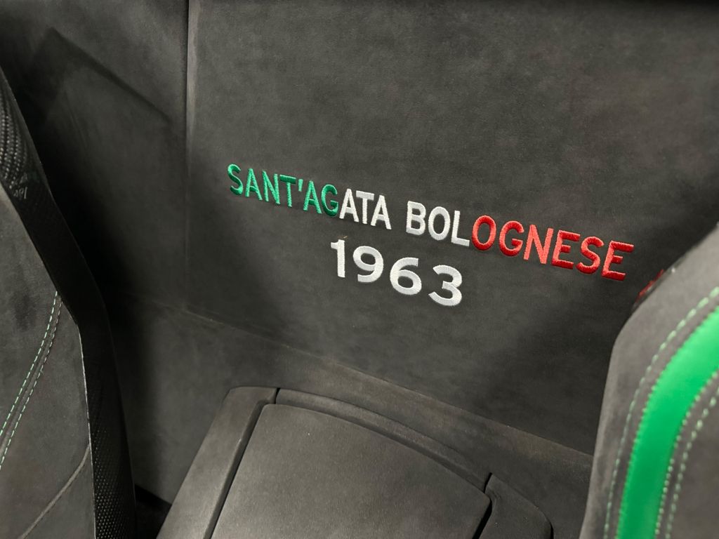 Lamborghini Aventador 2019