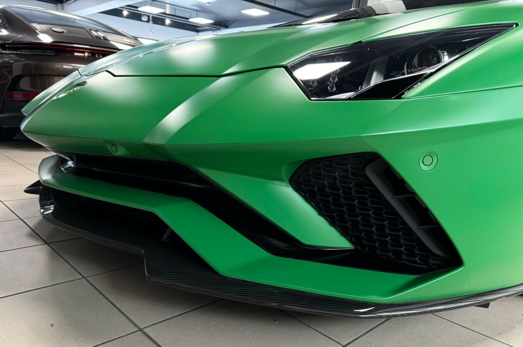 Lamborghini Aventador 2019