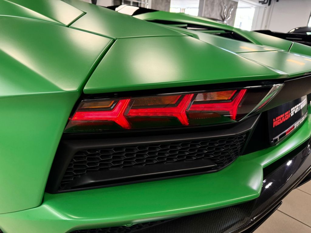 Lamborghini Aventador 2019