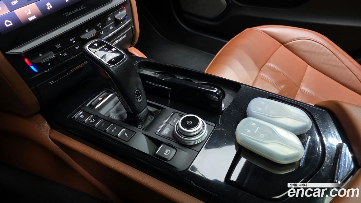 Maserati Quattroporte 2023