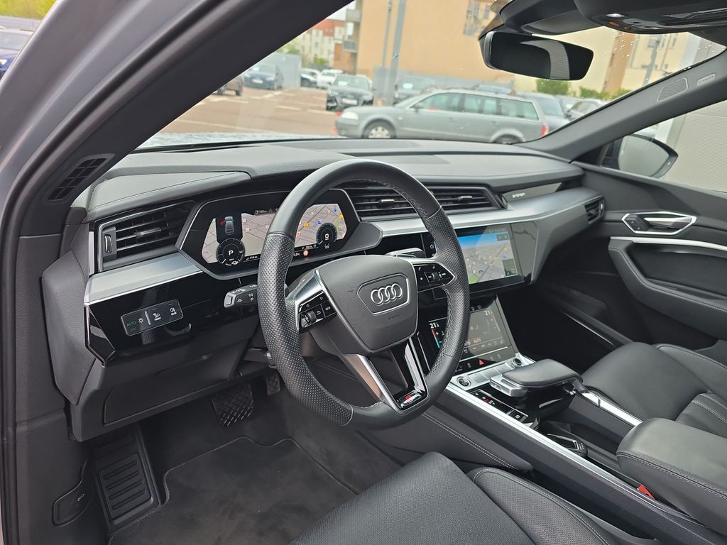 Audi e-tron 2022
