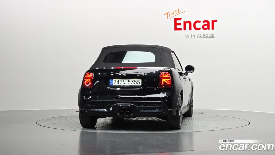 Mini Cooper Convertible 2023