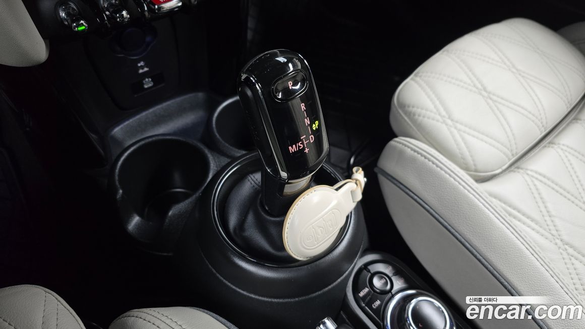 Mini Cooper Convertible 2023