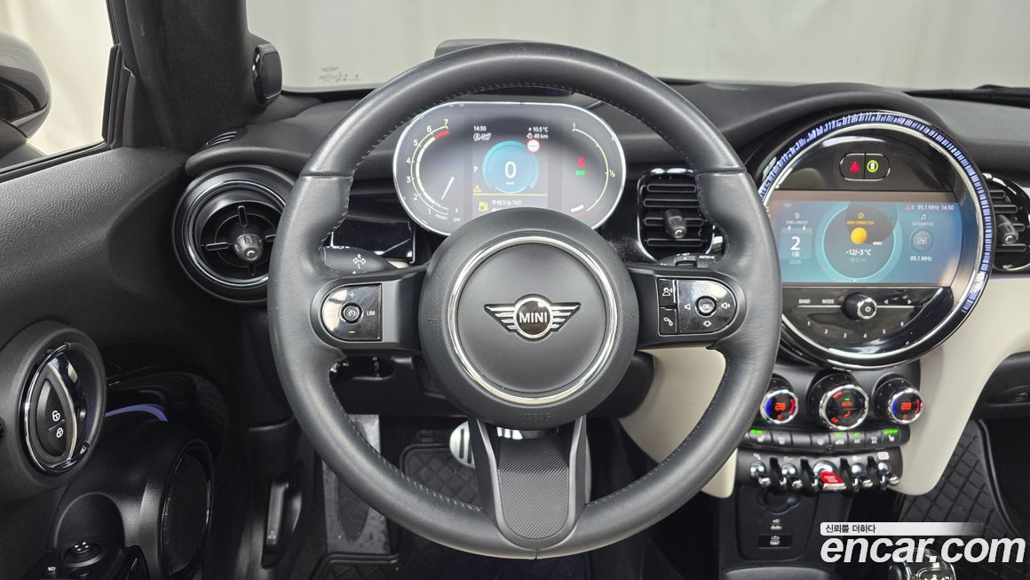 Mini Cooper Convertible 2023