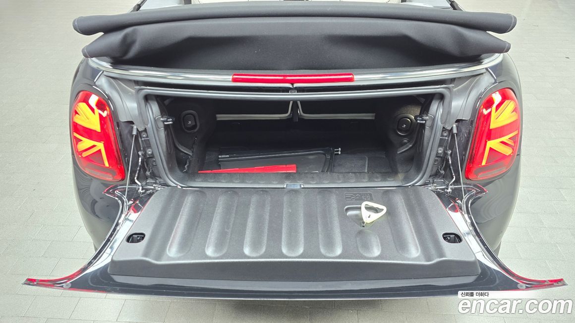 Mini Cooper Convertible 2023