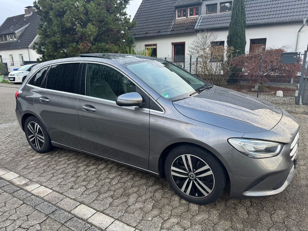 Mercedes-Benz B 220 2022
