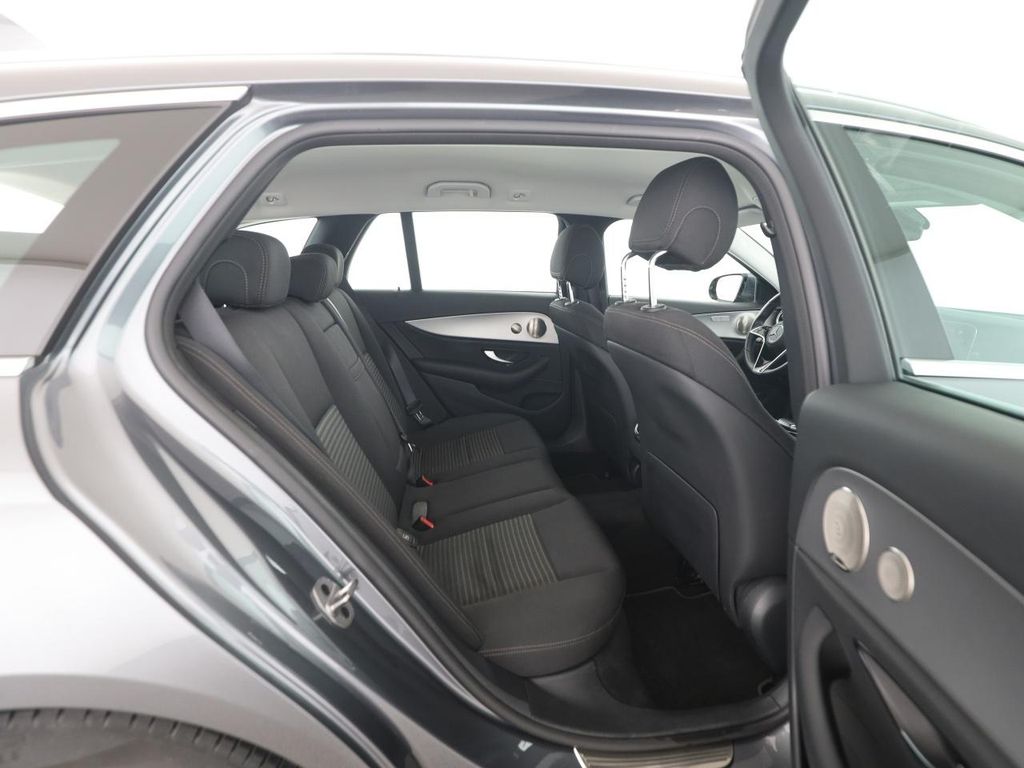 Mercedes-Benz E 220 2022