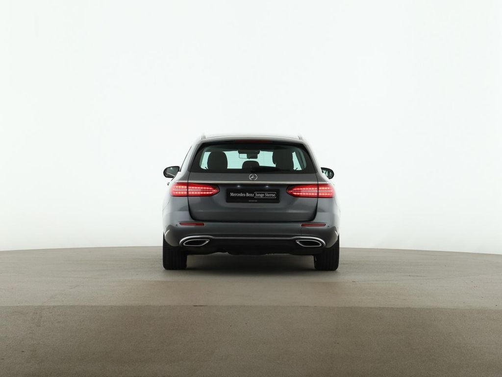Mercedes-Benz E 220 2022