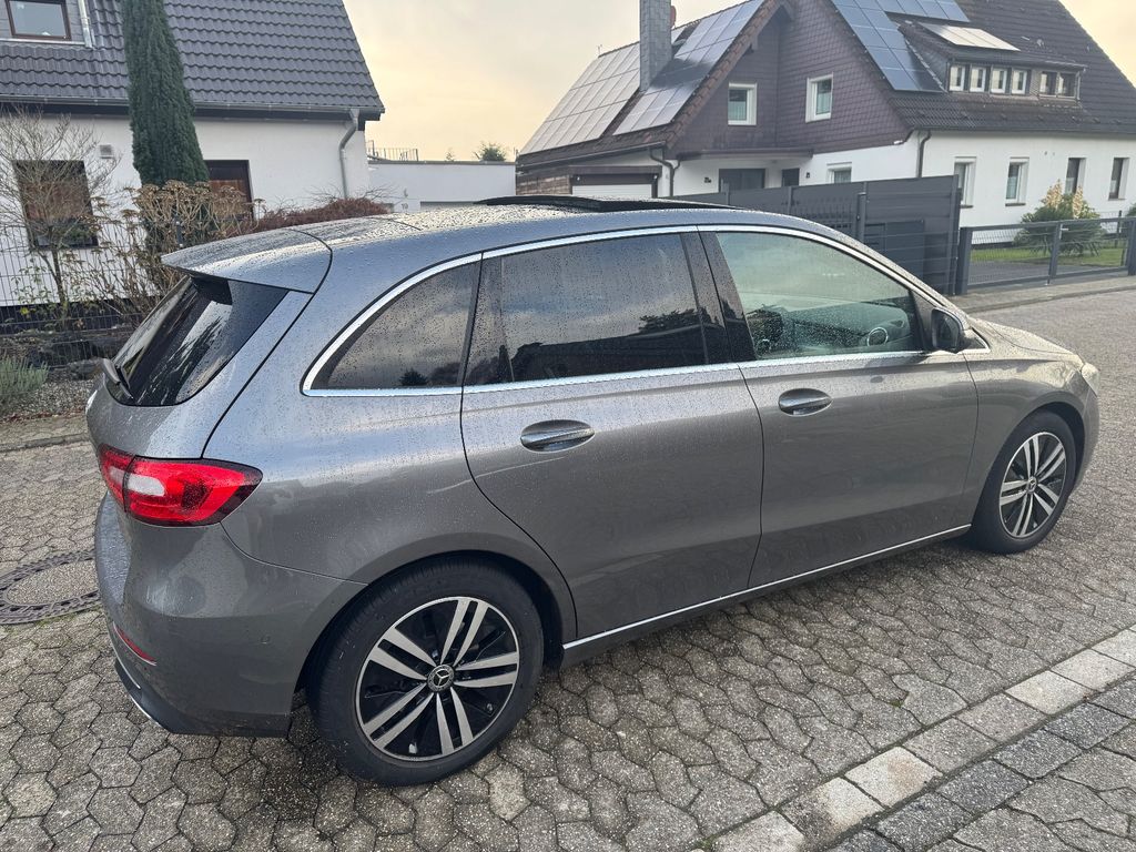 Mercedes-Benz B 220 2022