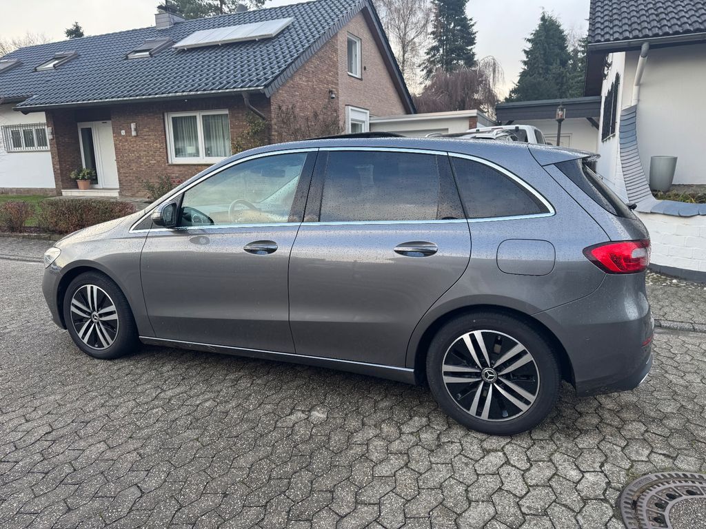 Mercedes-Benz B 220 2022