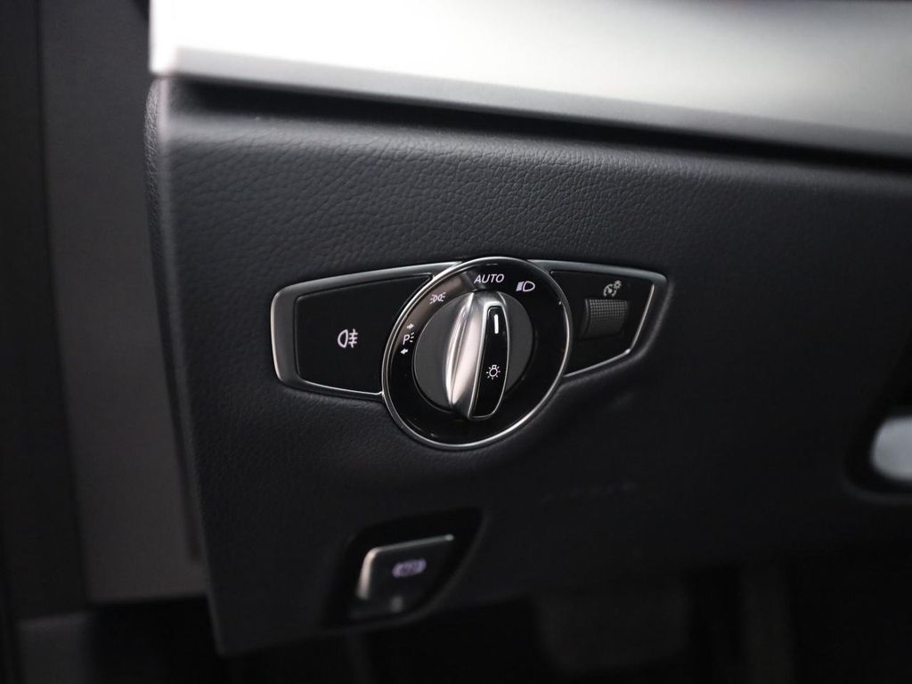 Mercedes-Benz E 220 2022