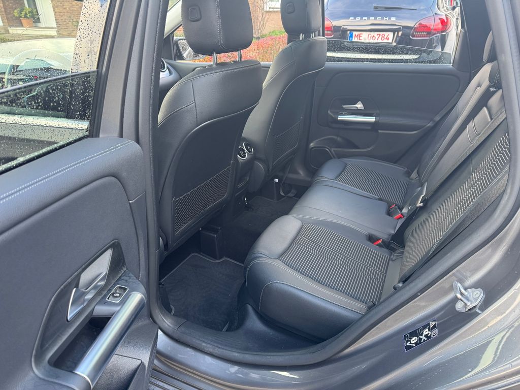 Mercedes-Benz B 220 2022