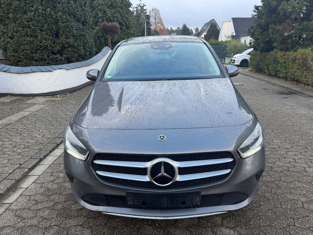 Mercedes-Benz B 220 2022
