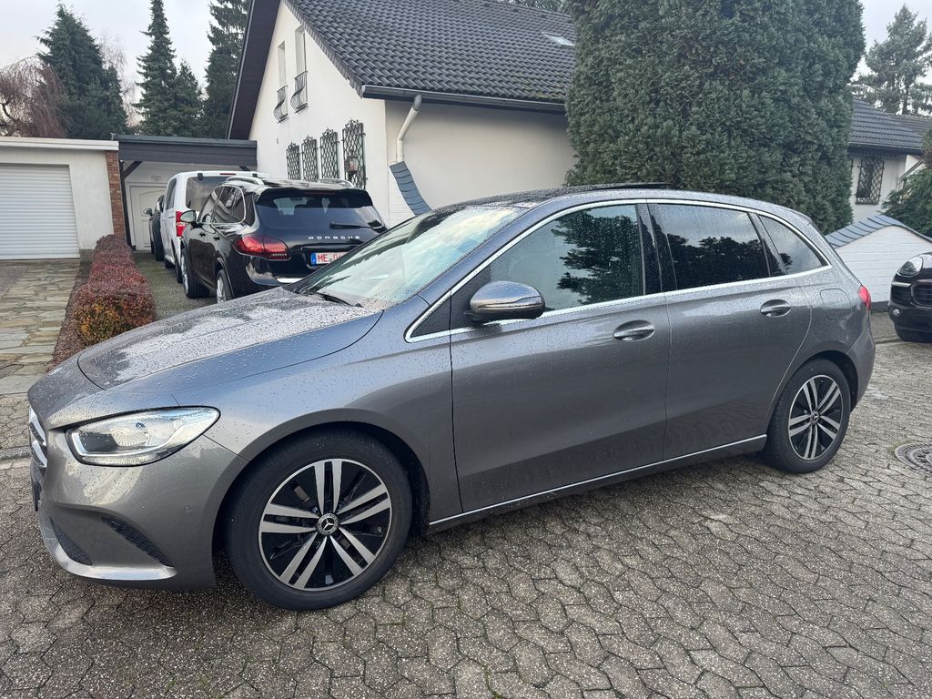 Mercedes-Benz B 220 2022