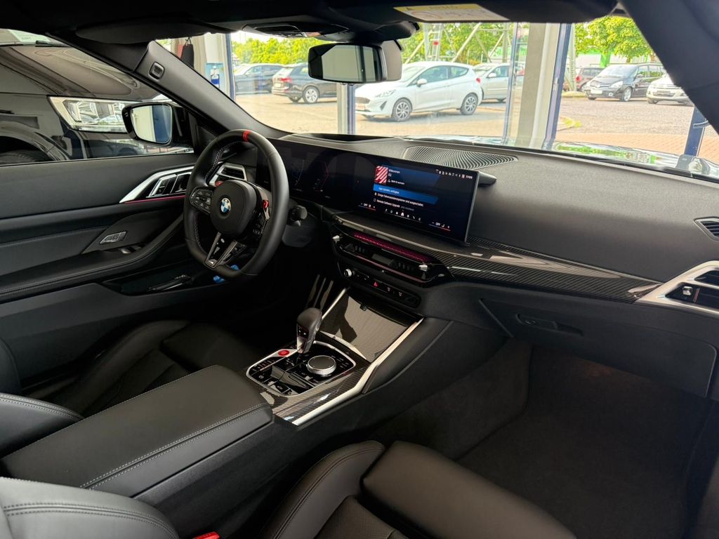 BMW M4 2025