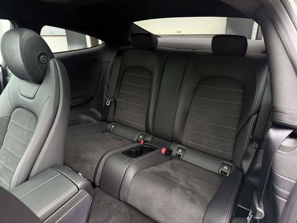 Mercedes-Benz C 300 2024