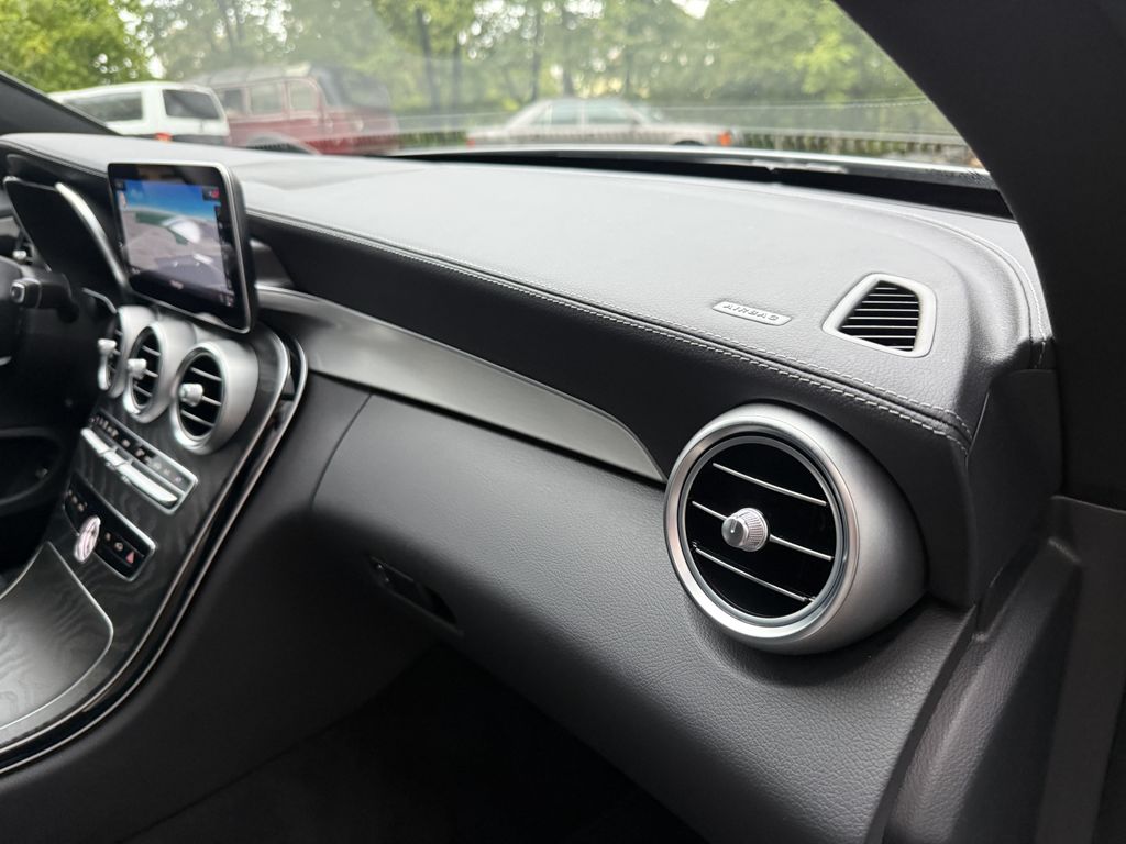 Mercedes-Benz C 300 2024