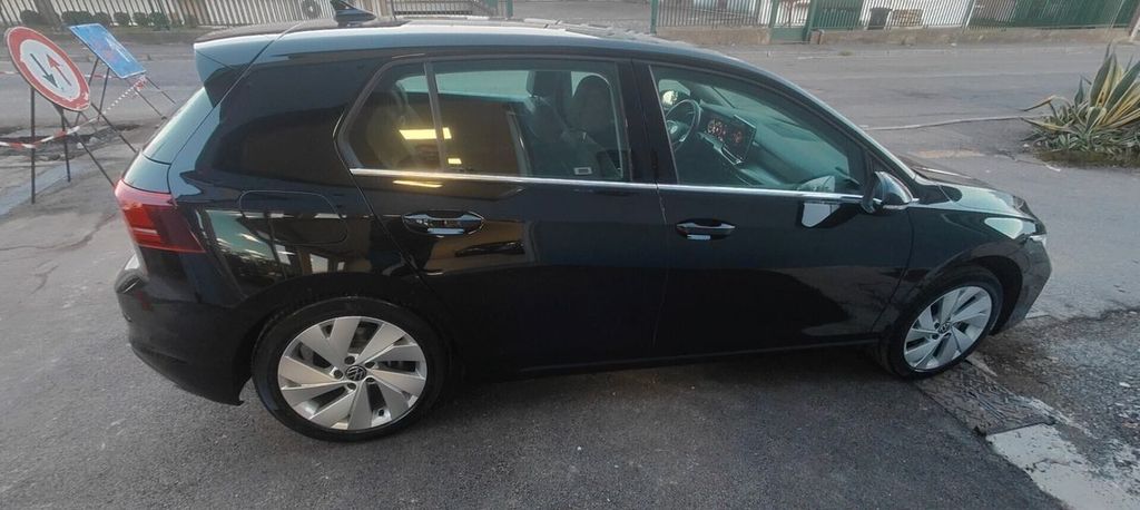 Volkswagen Golf 2025