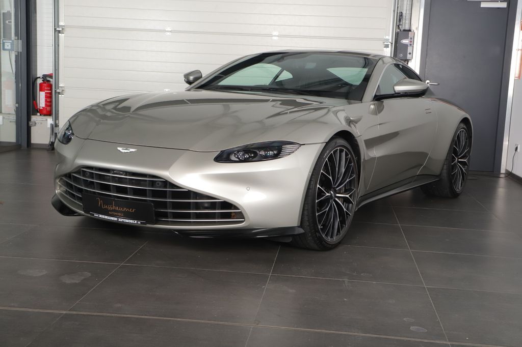 Aston Martin V8 Vantage 2022