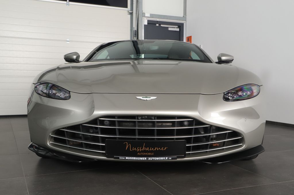 Aston Martin V8 Vantage 2022